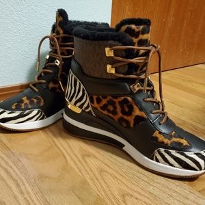 MICHAEL KORS

Liv Animal-Print Calf Hair and Logo